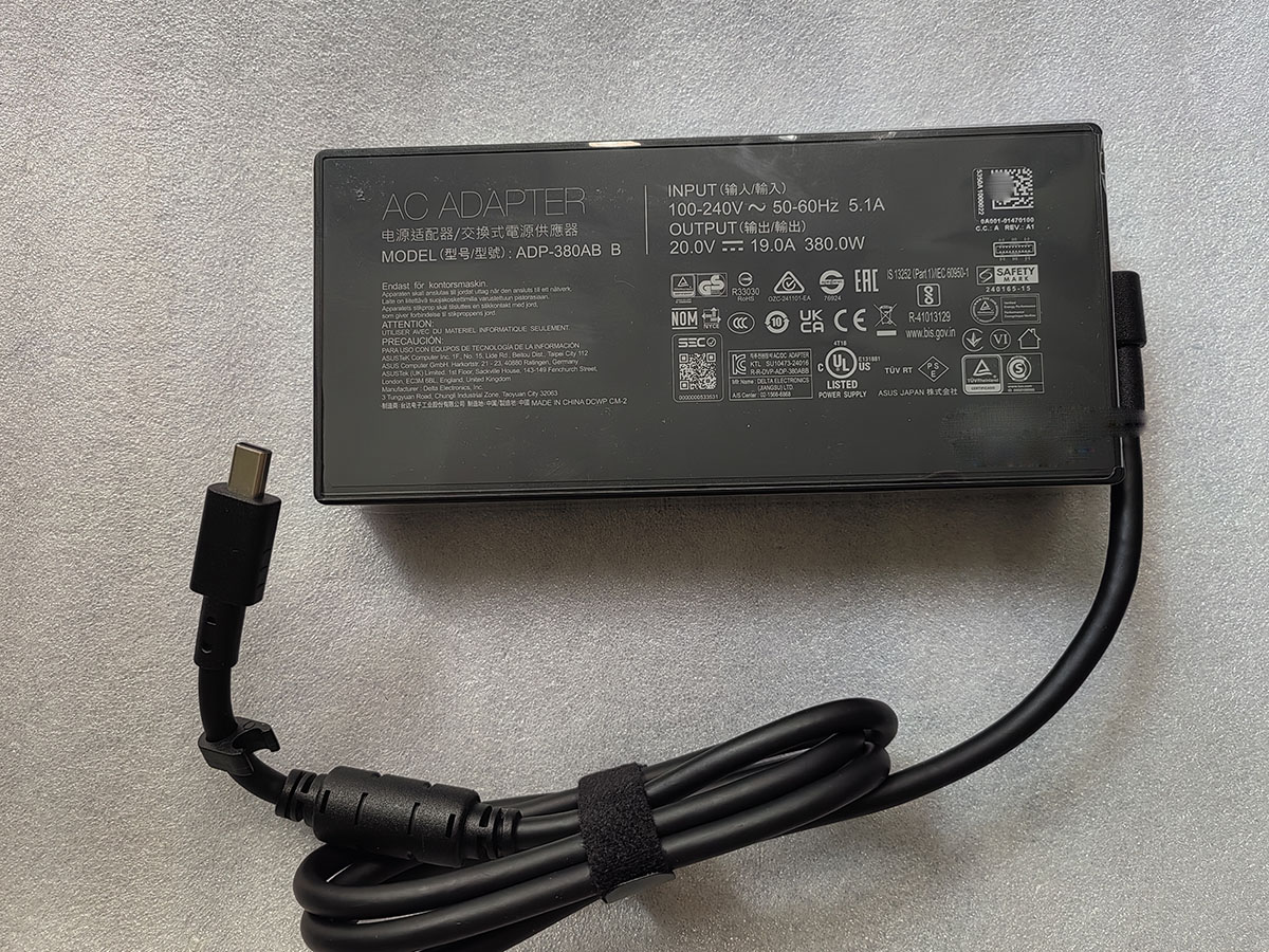 NIEUWE 20 V 19A Rechthoek Conn - Pc Gaming Uk recensie en prijs