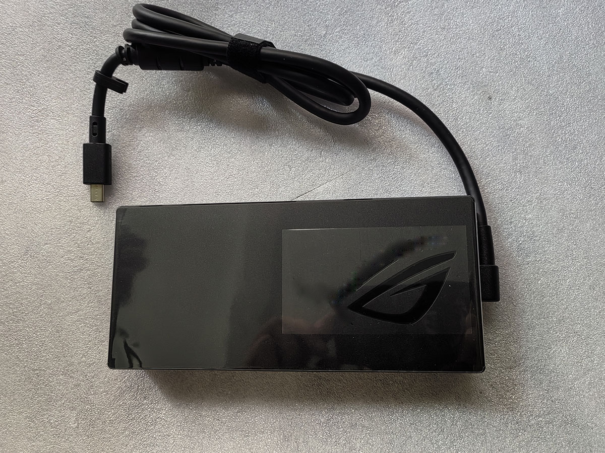 NIEUWE 20 V 19A Rechthoek Conn - Pc Gaming Uk recensie en prijs