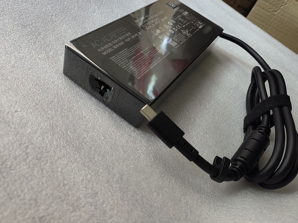 NIEUWE 20 V 19A Rechthoek Conn - Pc Gaming Uk recensie en prijs
