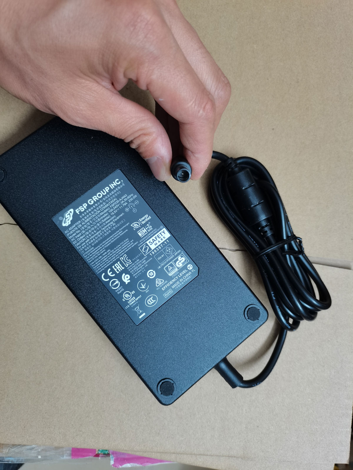 NIEUWE Echte Slanke FSP 19.5 V - Pc Gaming Msi recensie en prijs