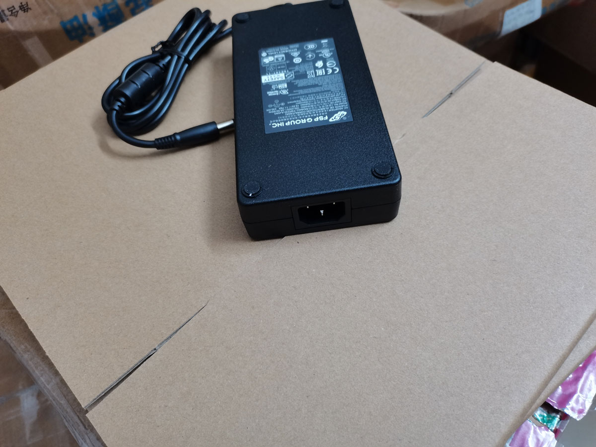 NIEUWE Echte Slanke FSP 19.5 V - Pc Gaming Msi recensie en prijs