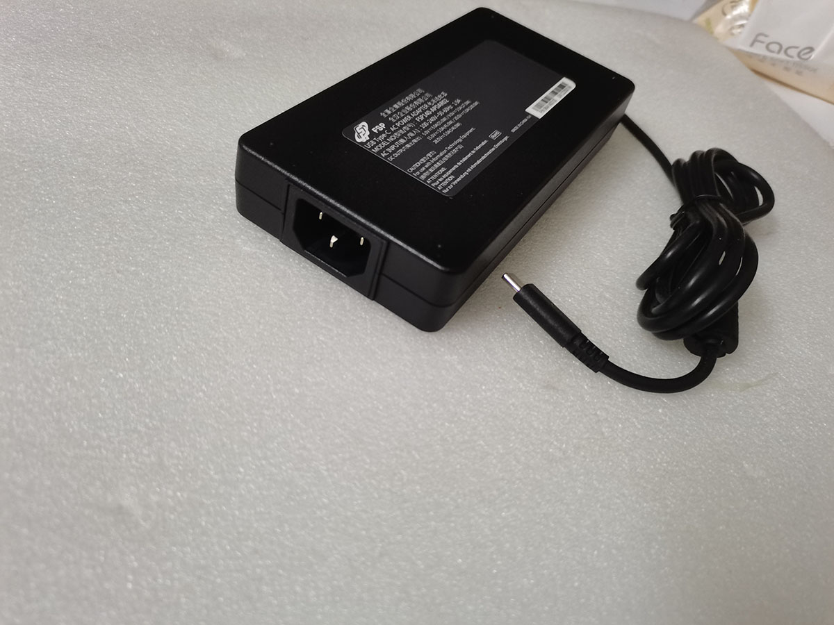 NIEUWE Slanke OEM FSP 28 V 5A  - Pc Gaming Msi recensie en prijs
