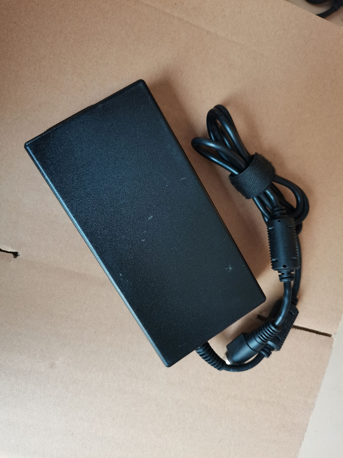 OEM Delta 230 W 19.5 V 11.8A A - Pc Gaming Msi recensie en prijs